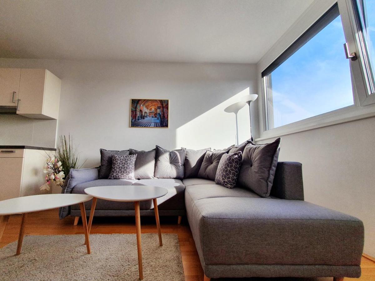 Near Lake Stylish & Fully Furnished Apartment Viyana Dış mekan fotoğraf